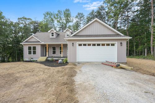 142 Creekview Ct, Jamestown, TN, 38556-3016 | Card Image