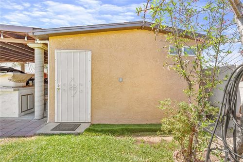 9414 Cedar Ave, Bloomington, CA, 92316 | Card Image