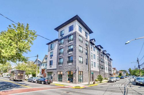 302-140 Avenue B, Bayonne, NJ, 07002-2032 | Card Image