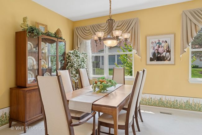 21513 W Douglas Ln, Condo with 3 bedrooms, 2 bathrooms and 2 parking in Plainfield IL | Image 7