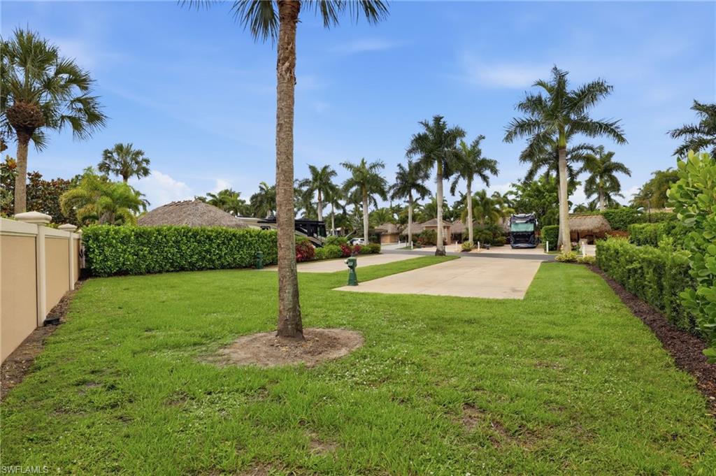 Land in NAPLES 3