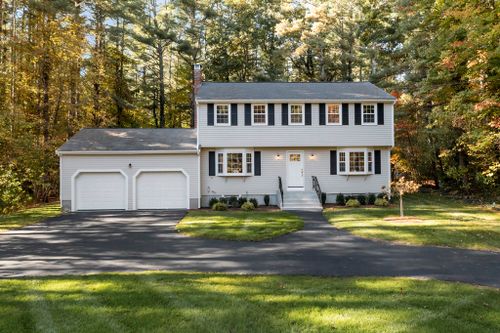 11 Forest Rd, Foxborough, MA, 02035-1703 | Card Image