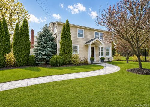 427 Vanderbilt Blvd, Oakdale, NY, 11769-2009 | Card Image
