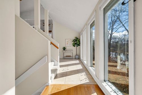 62 Hooksett Rd, Auburn, NH, 03032-3224 | Card Image