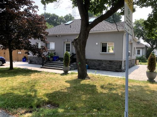 831 Beach Blvd, Hamilton, ON, L8H6Z2 | Card Image