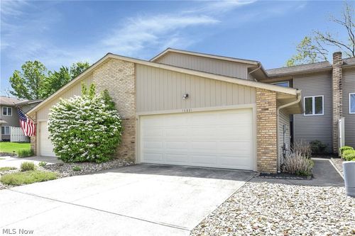12b-16831 Orchard Grove Dr, Middleburg Heights, OH, 44130-2536 | Card Image