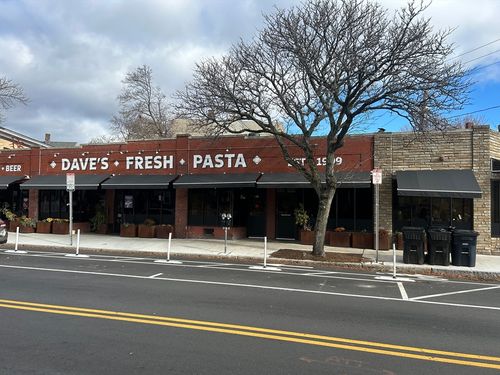 77 Holland St, Somerville, MA, 02144-2738 | Card Image