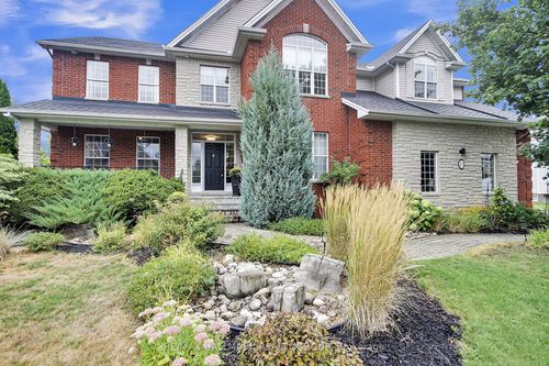 13 Beechgrove Gdns, Stittsville, ON, K2S1W5 | Card Image