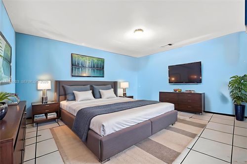 1024 N 24th Ave, Hollywood, FL, 33020-3453 | Card Image