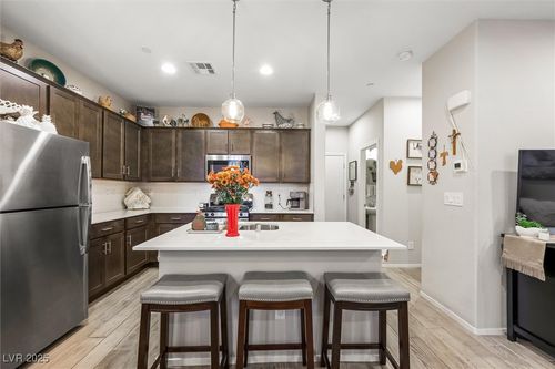 752 Sleeping City Ave, Henderson, NV, 89015-7534 | Card Image