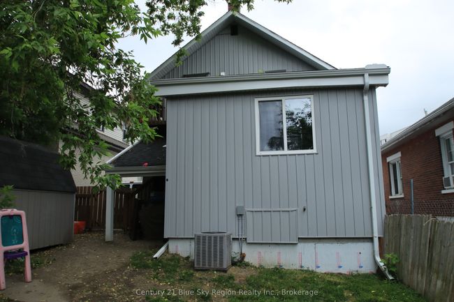 275 Fifth Ave E, Home with 4 bedrooms, 2 bathrooms and 3 parking in North Bay ON | Image 16