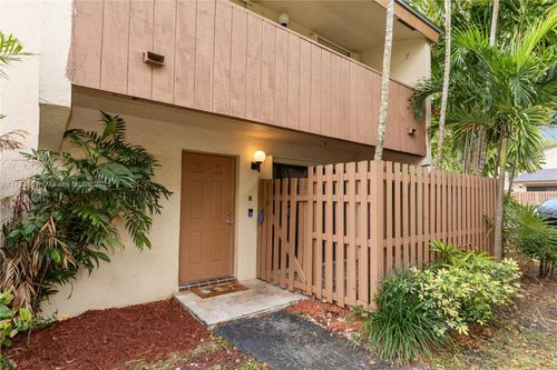 42x-11466 Sw 109th Rd, Miami, FL, 33176-8446 | Card Image