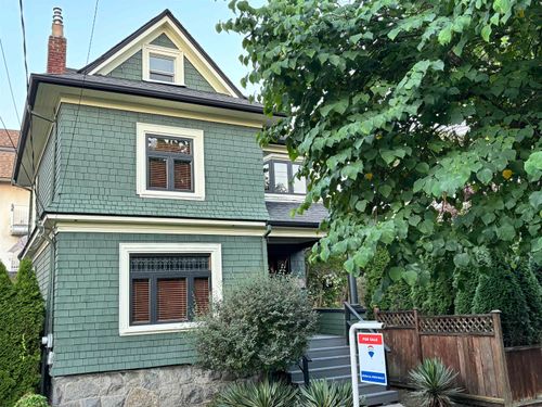 403 Ninth St, New Westminster, BC, V3M3V9 | Card Image