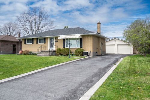 70 Briscoe St, Amherstview, ON, K7N1G1 | Card Image