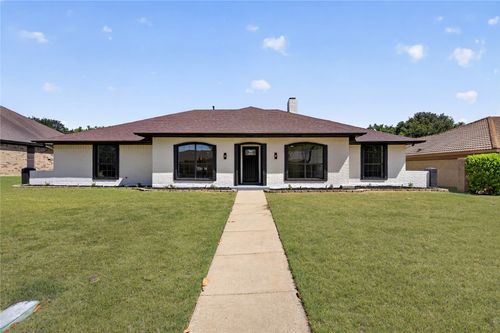 319 Hummingbird Ln, Duncanville, TX, 75137-3110 | Card Image