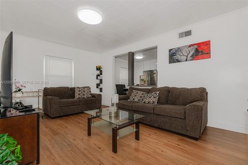 367 E 46th St, Hialeah, FL, 33013-1837 | Card Image