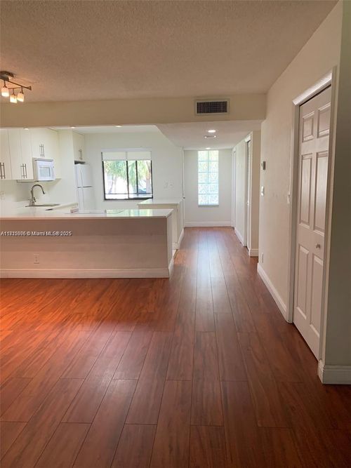 202-16242 Laurel Dr, Weston, FL, 33326-1690 | Card Image