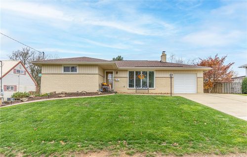 428 Chester Dr, Lower Burrell, PA, 15068-3300 | Card Image