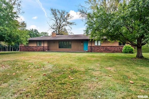 8476 Old Jacksonville Rd, Pleasant Plains, IL, 62677-3767 | Card Image