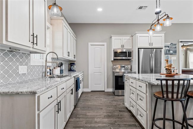 917 Farney Rd, House other with 3 bedrooms, 2 bathrooms and 2 parking in Lorena TX | Image 10