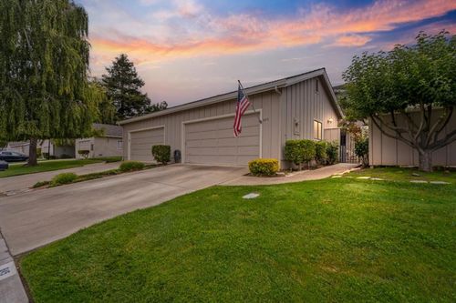 845 Helen Dr, Hollister, CA, 95023-6613 | Card Image