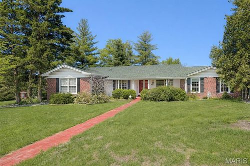 69 Club Grounds North Dr, Florissant, MO, 63033-4110 | Card Image