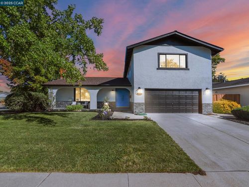 2955 Parrin Ct, Concord, CA, 94518-2837 | Card Image