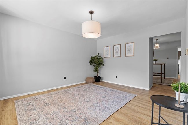 537 6 Th St, House other with 5 bedrooms, 3 bathrooms and 3 parking in Braddock PA | Image 13