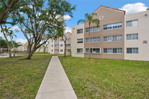 apt-202-6135 Nw 186th St, Hialeah, FL, 33015-6077 | Card Image