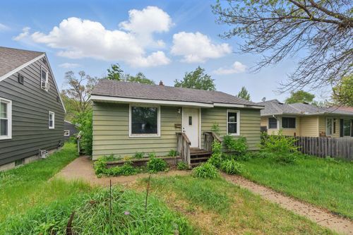 817 33rd Ave N, Saint Cloud, MN, 56303-2235 | Card Image