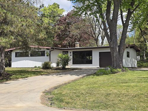 18400 Beverly Hills Dr, Brookfield, WI, 53045-2543 | Card Image