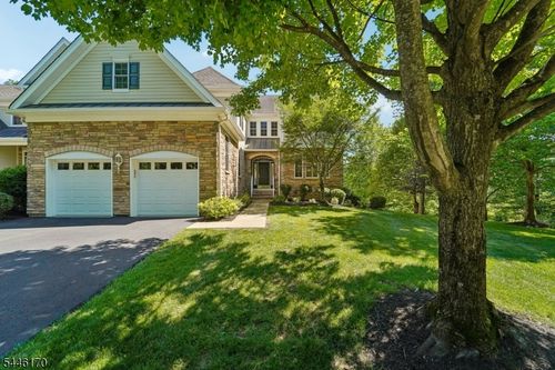 1 Roehm Ct, West Orange, NJ, 07052-6606 | Card Image