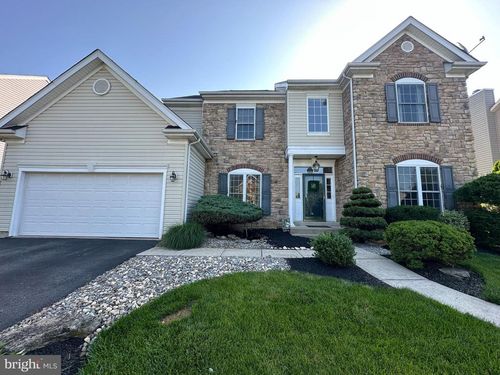 1989 Strathmore Dr, Macungie, PA, 18062-8227 | Card Image