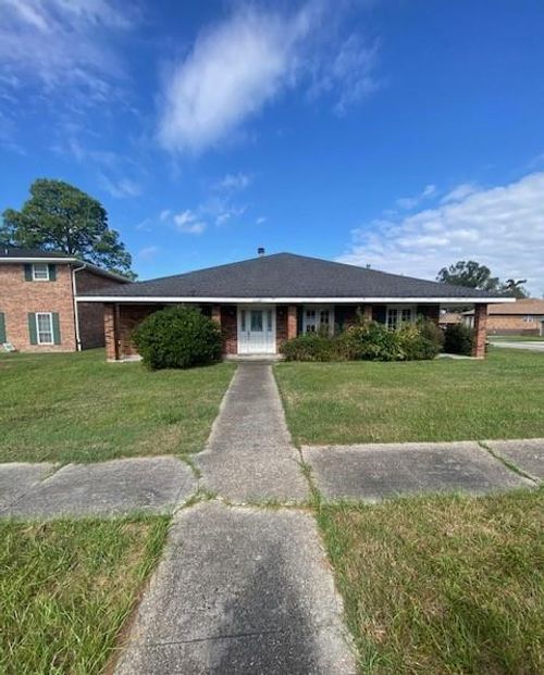 2260 S Von Braun Court, Harvey, LA, 70058 | Card Image