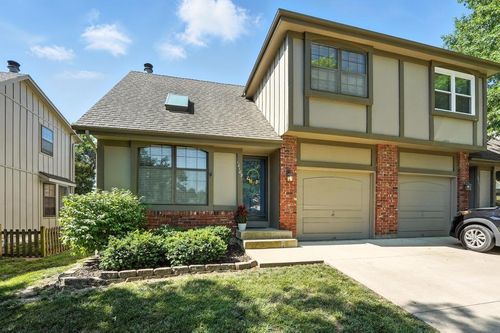 10109 W 86th Ter, Overland Park, KS, 66212-4660 | Card Image