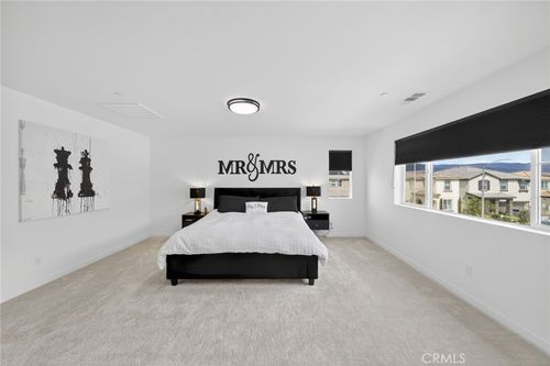 587 Holston Street, Rialto, CA, 92377 | Card Image