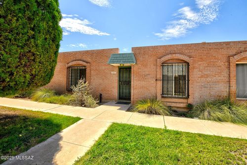 3411 E Seneca St, Tucson, AZ, 85716-3205 | Card Image