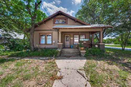 330 Ponder St, Denton, TX, 76201-3920 | Card Image