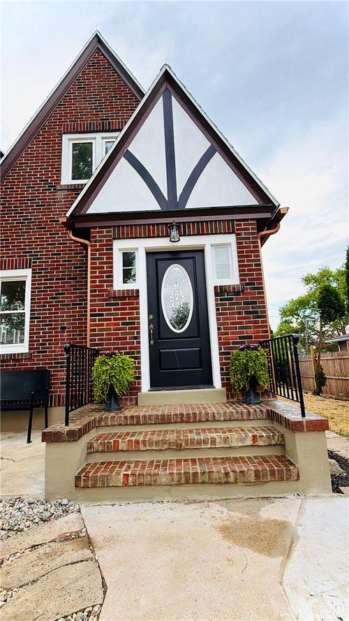 2309 W Washington St, Allentown, PA, 18104-3929 | Card Image