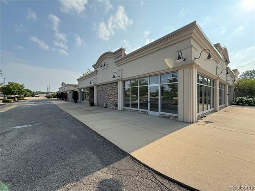 1537 E Pierson Rd, Flushing, MI, 48433-1816 | Card Image