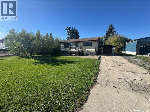 806 Houghton St, Indian Head, SK, S0G2K0 | Card Image