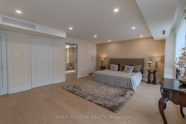 608 - 447 Walmer Rd, Condo with 3 bedrooms, 4 bathrooms and 2 parking in York ON | Image 16