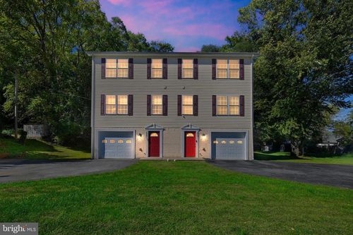 427 Hill St, FRONT ROYAL, VA, 22630-2107 | Card Image