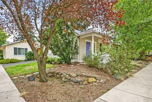 794 Park St, Ashland, OR, 97520-2506 | Card Image