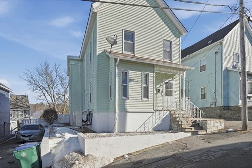 28 Warnock St, Lowell, MA, 01852-5418 | Card Image