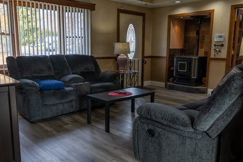 81 Dixon Rd, Brockton, MA, 02302-2236 | Card Image