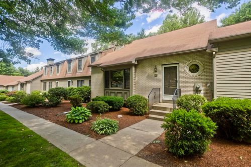 e21-419 Southwick Rd, Westfield, MA, 01085-4765 | Card Image