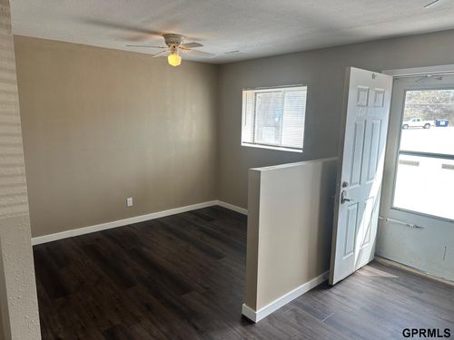 b-914 Chicago Ave, Plattsmouth, NE, 68048-2375 | Card Image