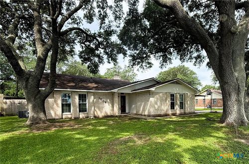 1006 Fairlane Dr, Ganado, TX, 77962-2101 | Card Image