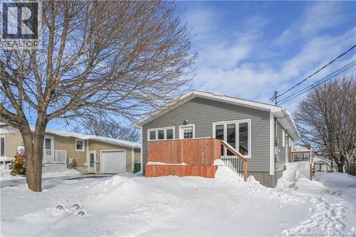 270 Robichaud Ave, Shippagan, NB, E8S1S4 | Card Image